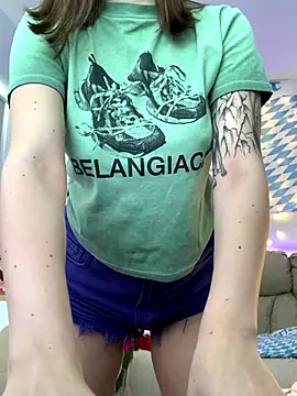 HotCaramellsTV online show from 09.26.25