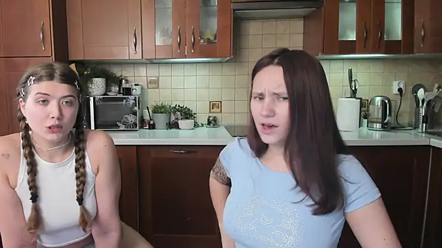 HotCaramellsTV online show from 08.02.26