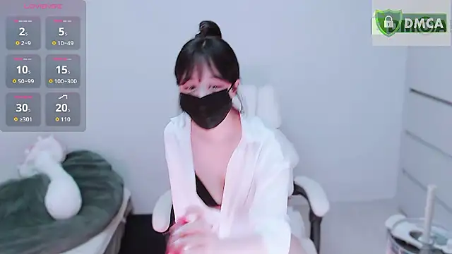 Snapshot of whitelee2 chatting on 09.16.25 whitelee2 online show from 09.16.25