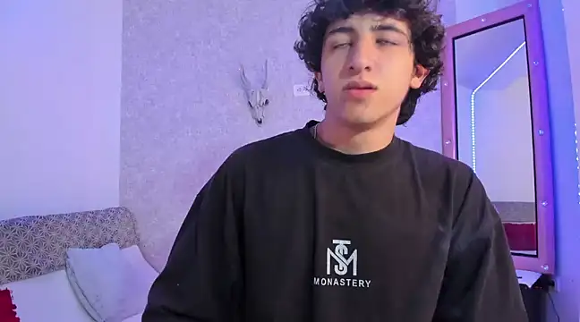 Snapshot of Kerverr_ chatting on 01.21.25 Kerverr online show from 01.21.25