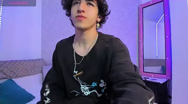 Snapshot of Kerverr_ chatting on 01.24.25 Kerverr online show from 01.24.25