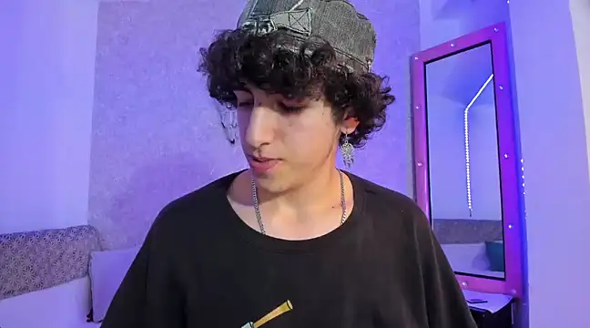 Snapshot of Kerverr_ chatting on 01.25.25 Kerverr online show from 01.25.25