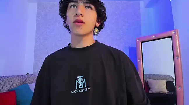 Snapshot of Kerverr_ chatting on 02.05.25 Kerverr online show from 02.05.25