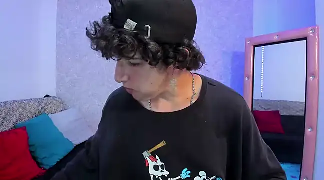 Snapshot of Kerverr_ chatting on 02.06.25 Kerverr online show from 02.06.25