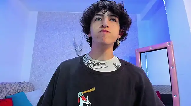 Snapshot of Kerverr_ chatting on 02.07.25 Kerverr online show from 02.07.25