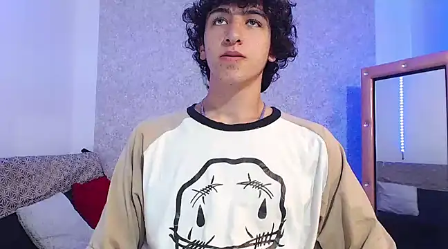 Snapshot of Kerverr_ chatting on 02.11.25 Kerverr online show from 02.11.25