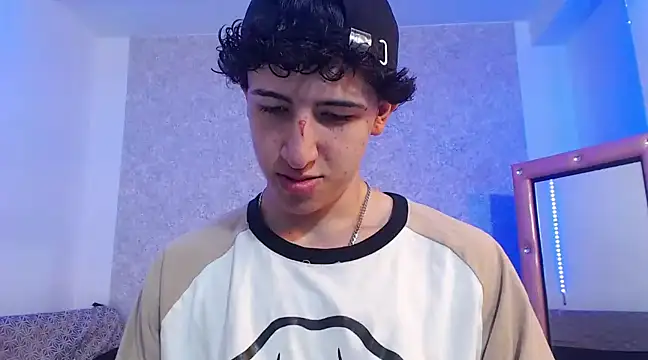 Snapshot of Kerverr_ chatting on 02.15.25 Kerverr online show from 02.15.25