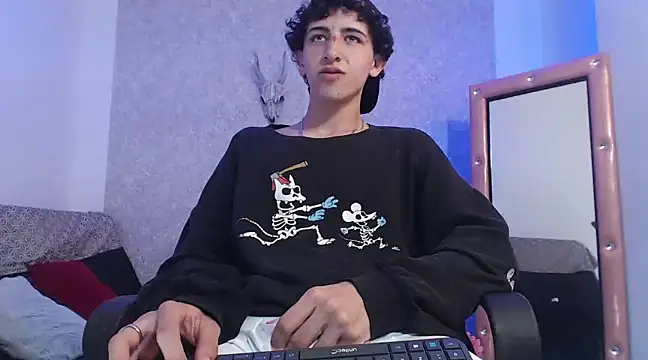 Snapshot of Kerverr_ chatting on 02.17.25 Kerverr online show from 02.17.25