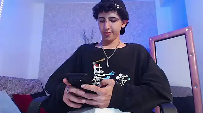 Snapshot of Kerverr_ chatting on 02.18.25 Kerverr online show from 02.18.25