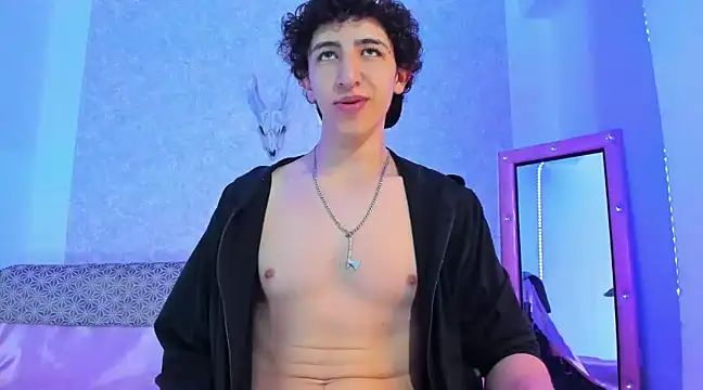 Snapshot of Kerverr_ chatting on 03.07.25 Kerverr online show from 03.07.25