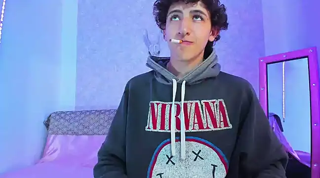 Snapshot of Kerverr_ chatting on 03.07.25 Kerverr online show from 03.07.25