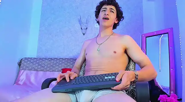 Snapshot of Kerverr_ chatting on 03.09.25 Kerverr online show from 03.09.25