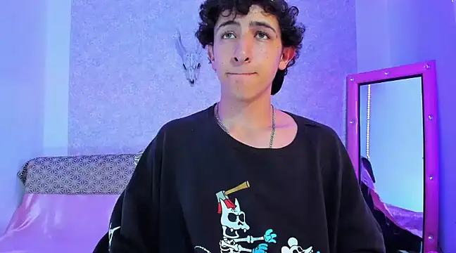 Snapshot of Kerverr_ chatting on 03.10.25 Kerverr online show from 03.10.25