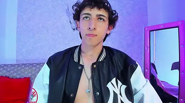 Snapshot of Kerverr_ chatting on 03.12.25 Kerverr online show from 03.12.25