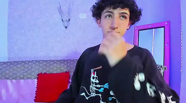 Snapshot of Kerverr_ chatting on 03.13.25 Kerverr online show from 03.13.25