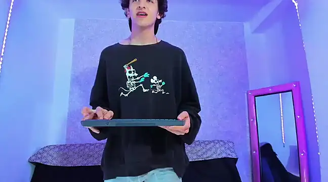 Snapshot of Kerverr_ chatting on 03.19.25 Kerverr online show from 03.19.25