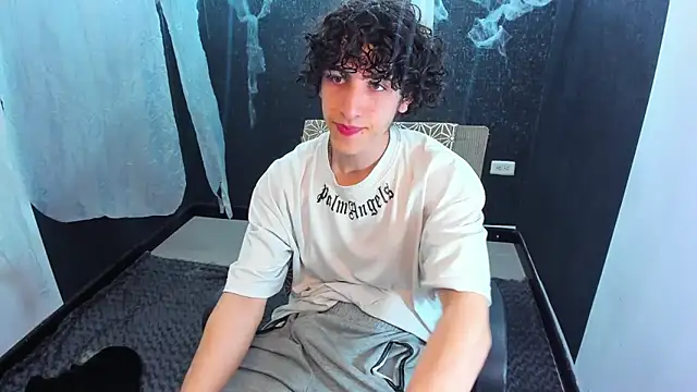 Snapshot of Kerverr_ chatting on 10.16.25 Kerverr online show from 10.16.25