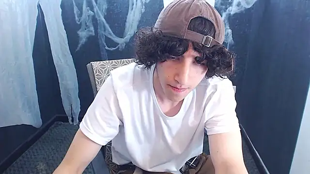 Snapshot of Kerverr_ chatting on 11.04.25 Kerverr online show from 11.04.25