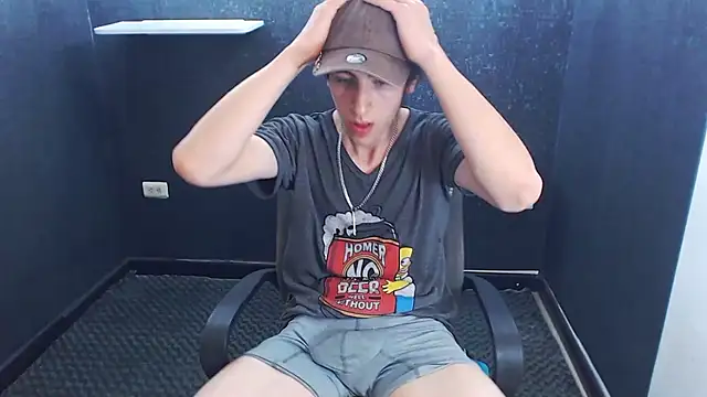 Snapshot of Kerverr_ chatting on 11.20.25 Kerverr online show from 11.20.25