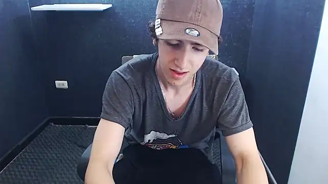 Snapshot of Kerverr_ chatting on 11.22.25 Kerverr online show from 11.22.25