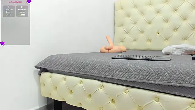 ElisabethMassey online show from 10.06.25