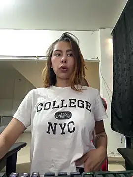 Snapshot of Im_sophia1 chatting on 02.12.25 Im sophia1 online show from 02.12.25