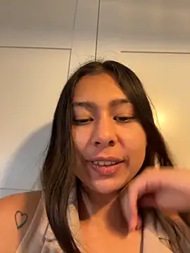 Snapshot of Im_sophia1 chatting on 11.18.25 Im sophia1 online show from 11.18.25