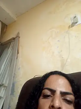 Snapshot of MaraVililhosa chatting on 11.18.25 MaraVililhosa online show from 11.18.25