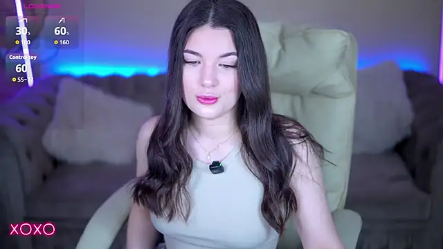 Snapshot of YourLolaBunny chatting on 04.05.26 YourLolaBunny online show from 04.05.26