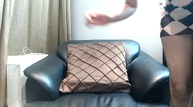 Snapshot of trippy_tina chatting on 02.12.25 trippy tina online show from 02.12.25