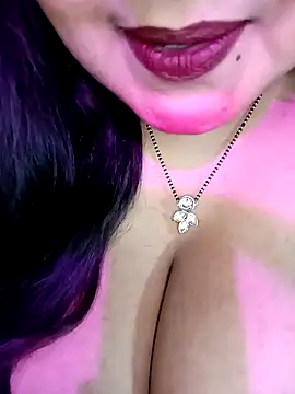 Suhanakhan00 online show from 11.17.25