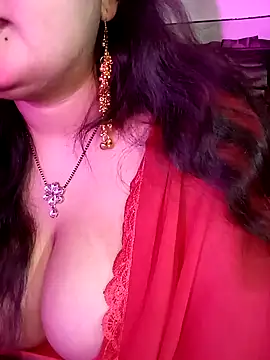 Snapshot of Suhanakhan00 chatting on 02.13.26 Suhanakhan00 online show from 02.13.26