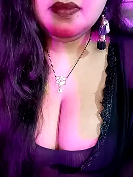 Snapshot of Suhanakhan00 chatting on 02.15.26 Suhanakhan00 online show from 02.15.26