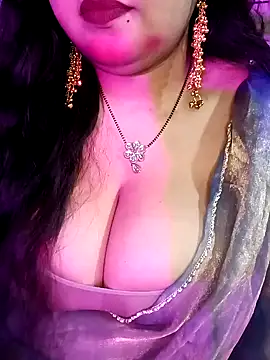 Snapshot of Suhanakhan00 chatting on 02.17.26 Suhanakhan00 online show from 02.17.26