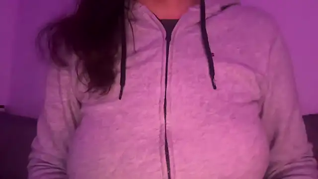 Snapshot of Serena_4you chatting on 11.12.25 Serena 4you online show from 11.12.25