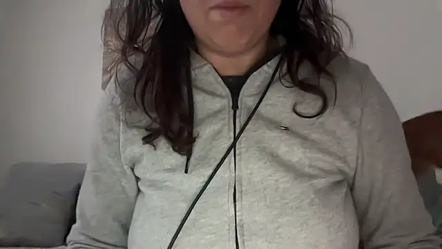 Snapshot of Serena_4you chatting on 11.17.25 Serena 4you online show from 11.17.25