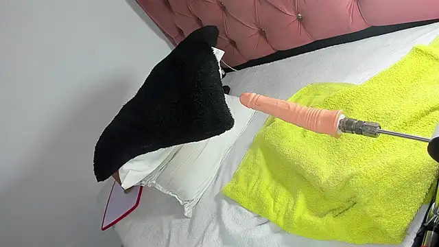 Snapshot of kyliestteel chatting on 09.27.25 kyliestteel online show from 09.27.25