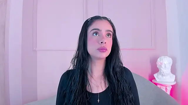 victoria milann online show from 11.26.25