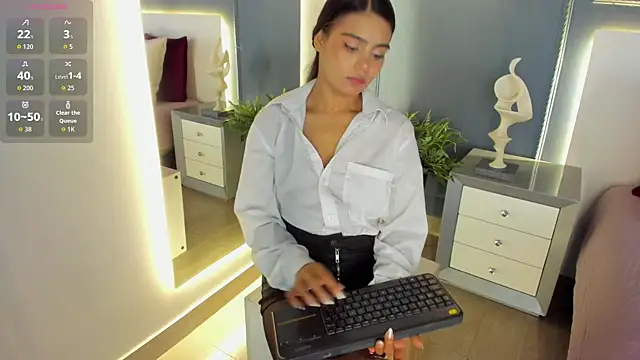 IvyEllis online show from 11.05.25