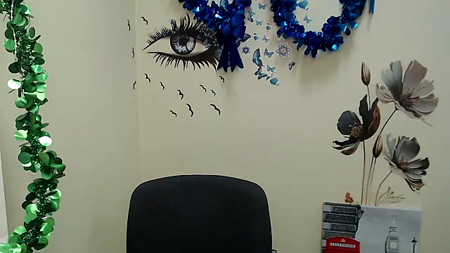 Snapshot of StellaCRL chatting on 12.21.24 StellaCRL online show from 12.21.24