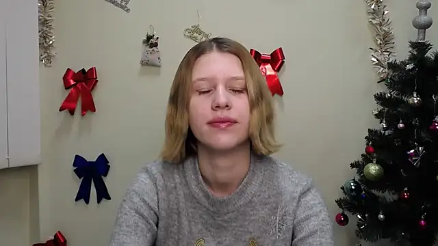 Snapshot of StellaCRL chatting on 12.24.24 StellaCRL online show from 12.24.24