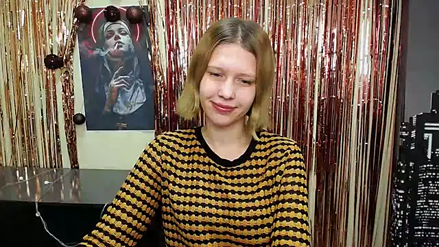 Snapshot of StellaCRL chatting on 01.07.25 StellaCRL online show from 01.07.25