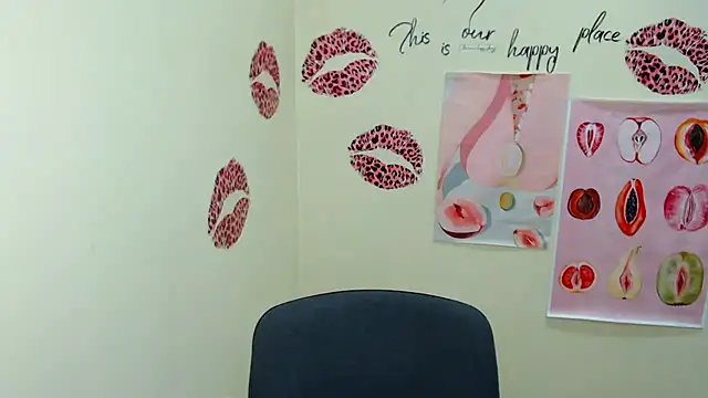 Snapshot of StellaCRL chatting on 03.14.25 StellaCRL online show from 03.14.25