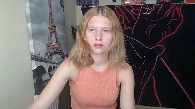 Snapshot of StellaCRL chatting on 09.24.25 StellaCRL online show from 09.24.25