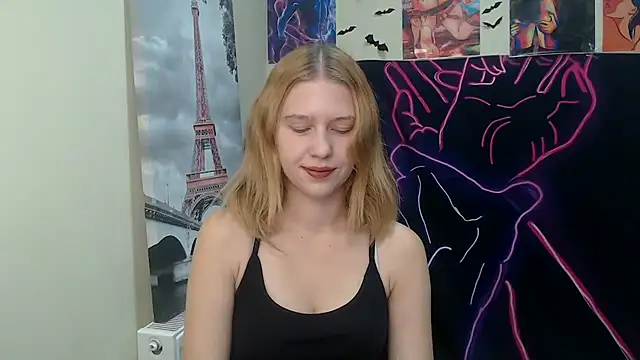 Snapshot of StellaCRL chatting on 10.05.25 StellaCRL online show from 10.05.25