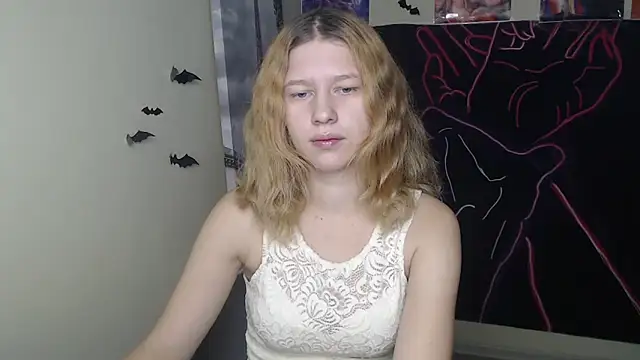 Snapshot of StellaCRL chatting on 11.20.25 StellaCRL online show from 11.20.25