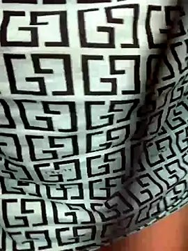 Snapshot of Laura_Millf chatting on 11.10.25 Laura Millf online show from 11.10.25