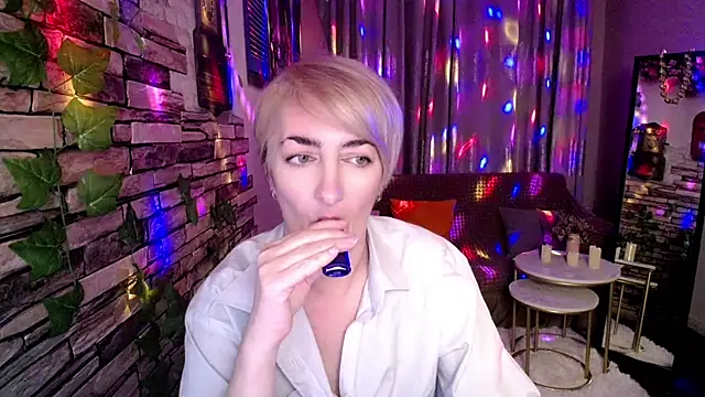 Hot Girl87 online show from 12.04.24