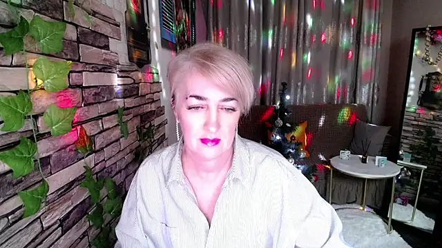 Hot Girl87 online show from 12.25.24