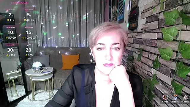 Hot Girl87 online show from 02.04.25